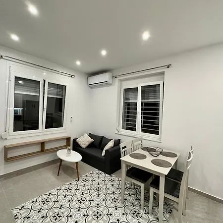 A13 Apartment *